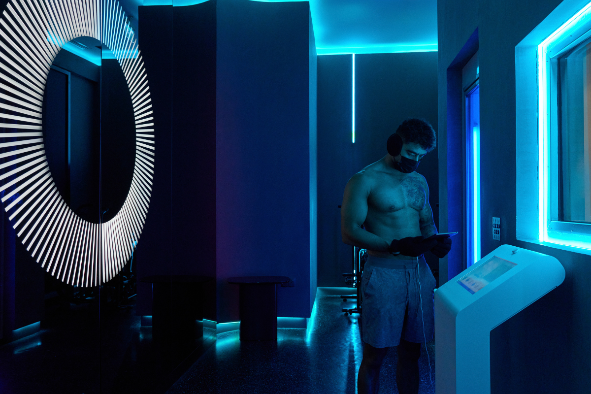 Man during the cryotherapy How Long Does Cryotherapy Take?